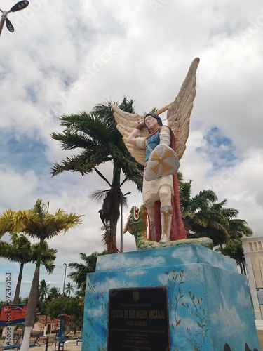 Estatua de São Miguel Arcanjo photo