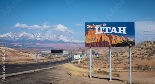 Utah State Line Sign photo