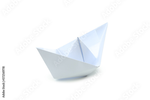 Foto One paper boat isolated on white background