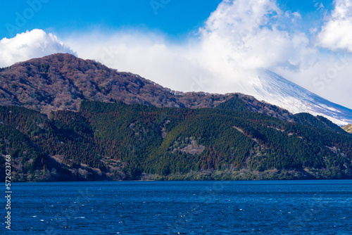 芦ノ湖と富士山　冬 © Nao