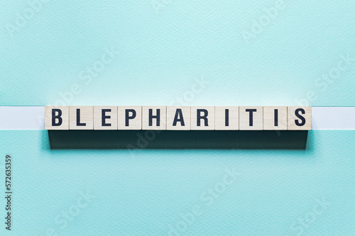 Foto Blepharitis - word concept on cubes