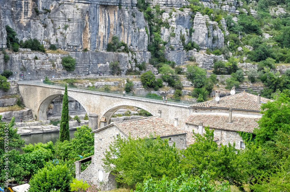 Between the Vercors and Les Baronnies mountains, Le Poët-Laval is a picturesque village in Drôme provençale, where time seems to have stood still since the Middle Ages.