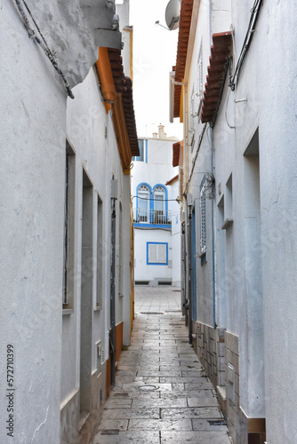 Scenic view of alley in Armacao de Pera © Schneestarre