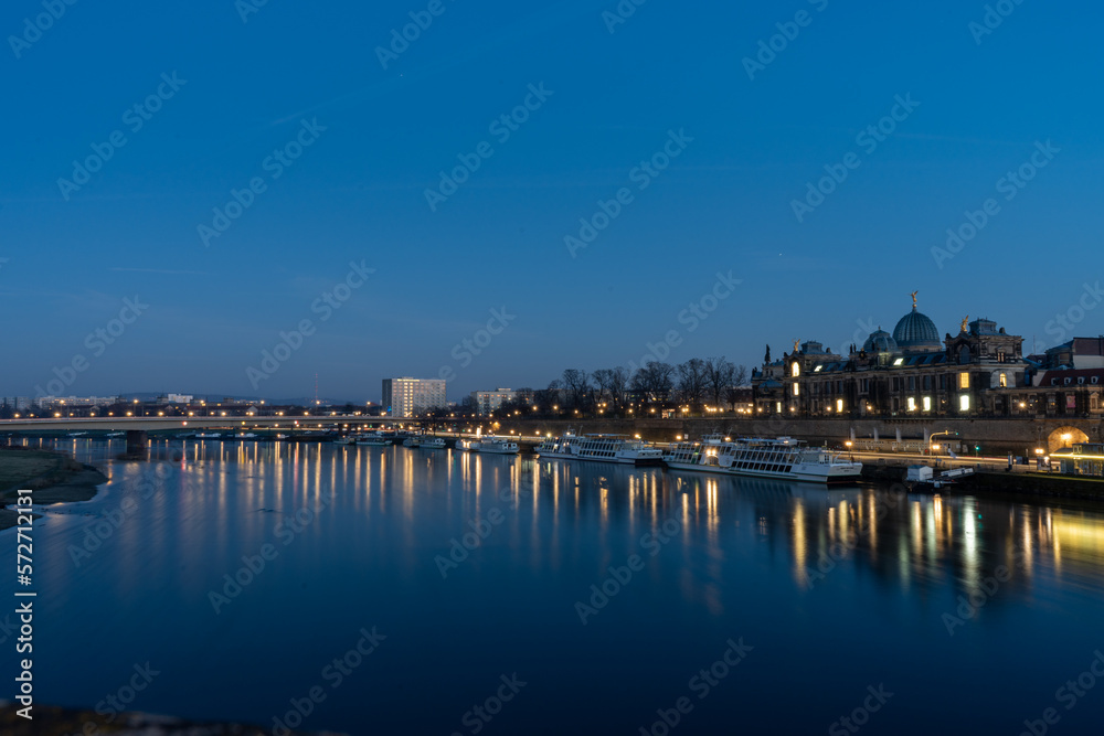 Twilight on the Elbe, Dresden, 15.02.2023