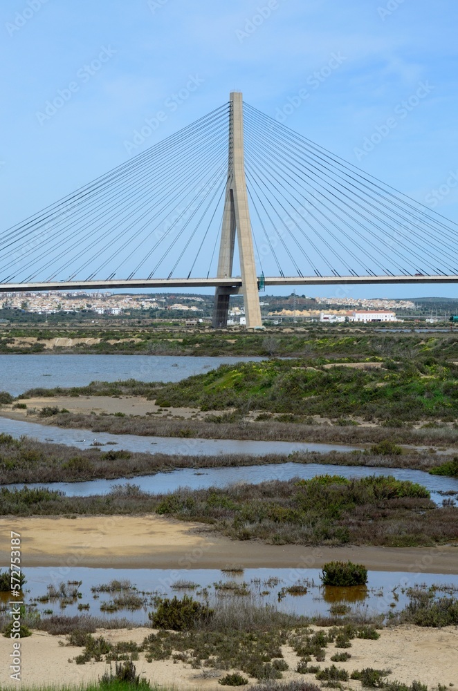 Fototapeta premium Puente Internacional del Guadiana entre Portugal y España