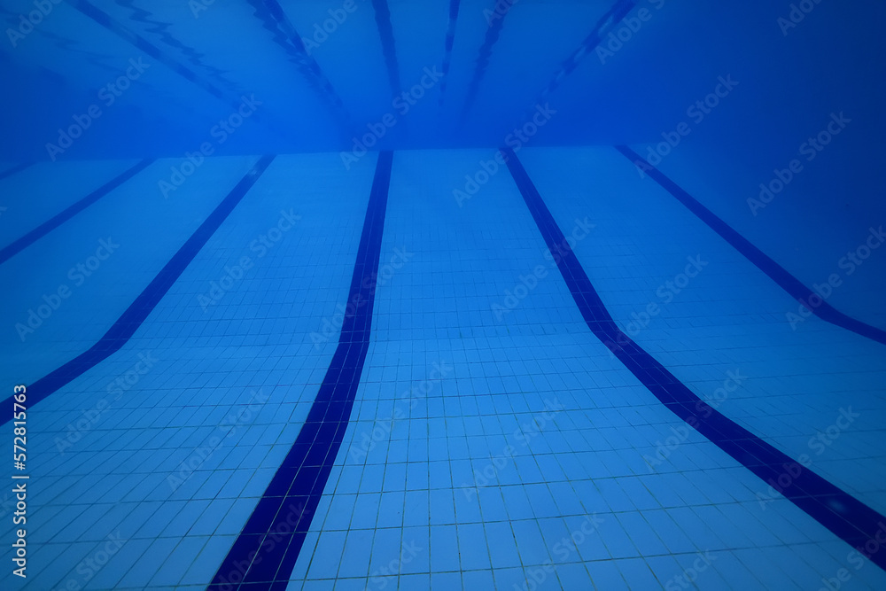 Obraz premium swimming pool underwater view interior