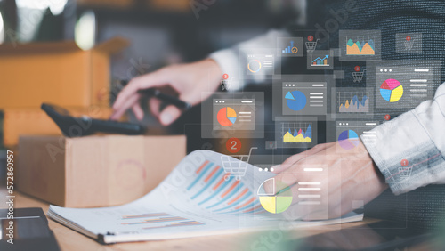 Startup or small business entrepreneur,Check sales and check business growth reports,order management in online stores,shopping on the internet,Selling online on Internet,SME,shipping boxes,e-commerce