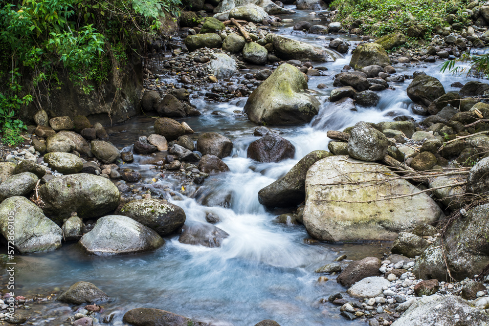 The Rhythm of Nature: Slow Shutter Speed Shots of Water and Rocks in Motion The Rhythm of Nature: Slow Shutter Speed Shots of Water and Rocks in Motion