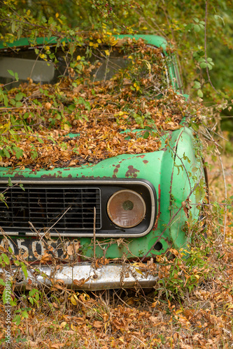 Wallpaper Mural Voiture abandonnée Torontodigital.ca