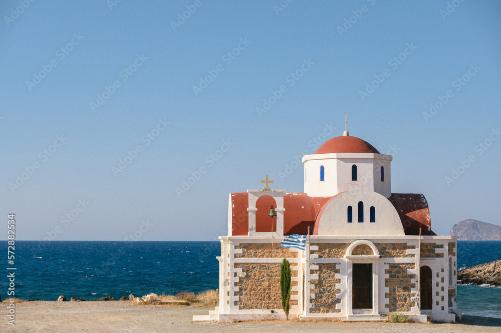 Eglise orthodoxe avec vue sur mer