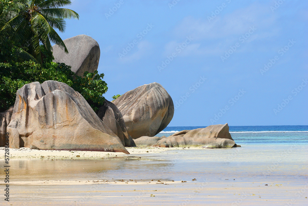Seychelles - La Digue - Anse Union pointe de la source d'argent ©Nicolas Tollin