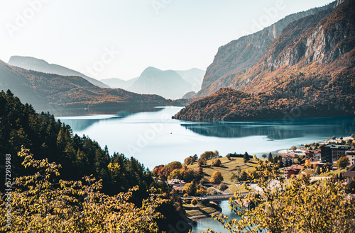 Fototapeta Naklejka Na Ścianę i Meble -  lake in the mountains