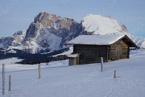 Winter auf der Seiser Alm in den Dolomiten, Südtirol, Alpen