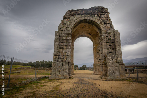 Arco romano de Cáparra en Extremadura