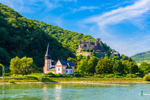 St. Clemens Basilika church and Burg Reichenstein medieval castle in Trechtingshausen am Rhein Rhine, Rhein-Nahe, Mainz-Bingen, Rhineland-Palatinate Rheinland-Pfalz, Germany