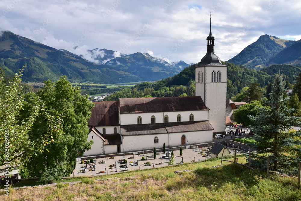 Fototapeta premium L'Église Saint-Théodule à Gruyères