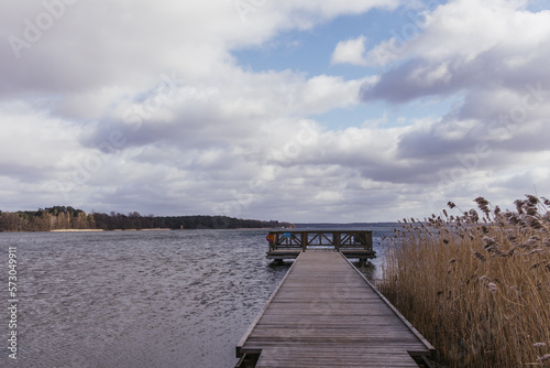 Fototapeta Naklejka Na Ścianę i Meble -  bridge over the lake