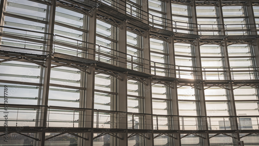 Fototapeta premium 国立新美術館