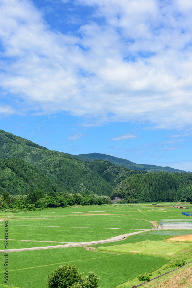 秋田 山間の田園
