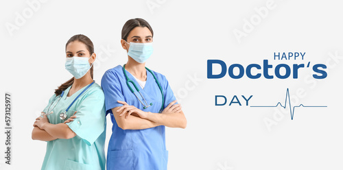 Portrait of female nurses o...