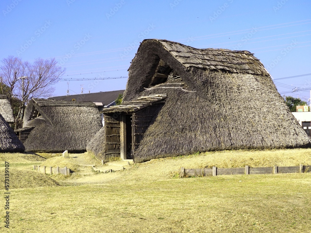 ＜登呂遺跡＞竪穴式住居
