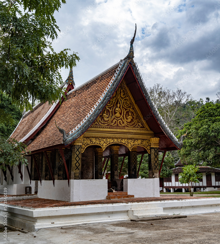 Wat Long Koon , temple et habitation