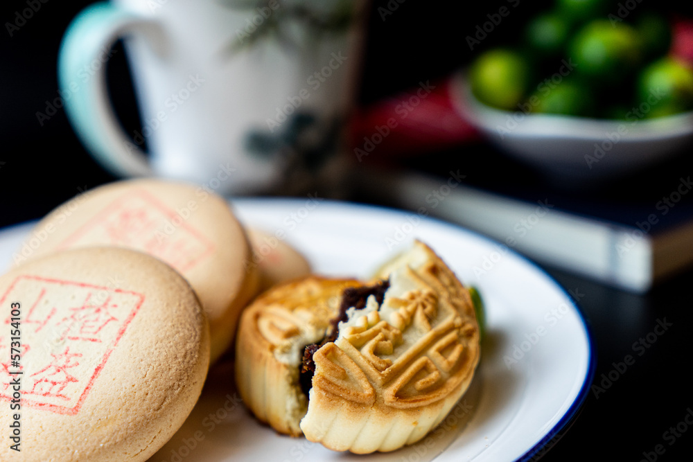 Traditional Chinese cookies and a cup of tea