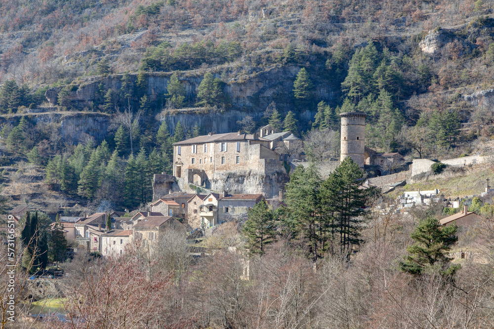 Vue sur le vilage de La Roque Sainte Marguerite dans le département de l'Aveyron en région Occitanie