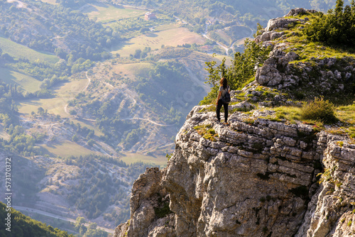 In cima alla montagna, ammirando il mondo