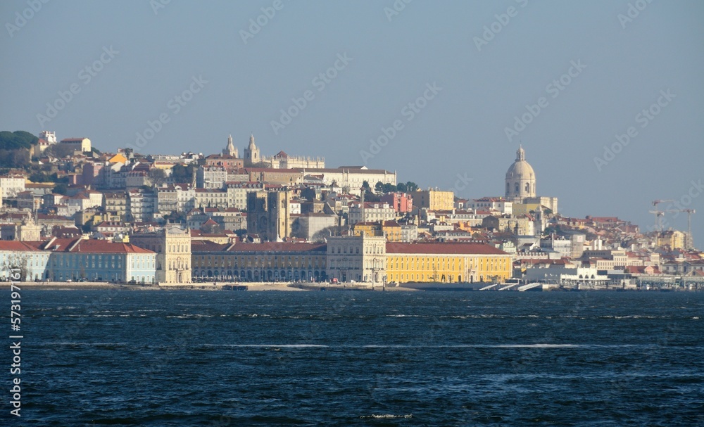 Vista de Lisboa desde Almada, Portugal