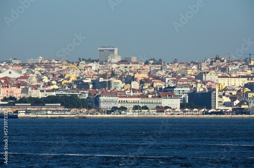 Vista de Lisboa desde Almada, Portugal © BestTravelPhoto