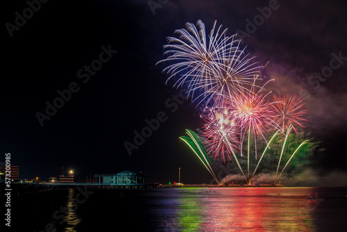 Quadro su tela Fuochi d'artificio sul mare a Senigallia, Marche.