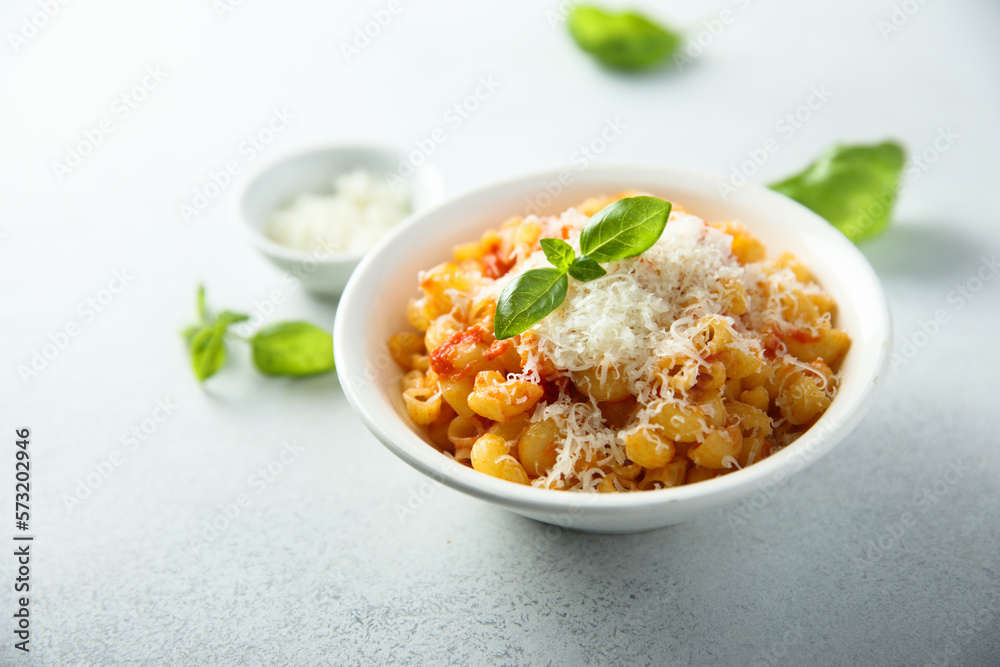 Pasta with tomato sauce and cheese