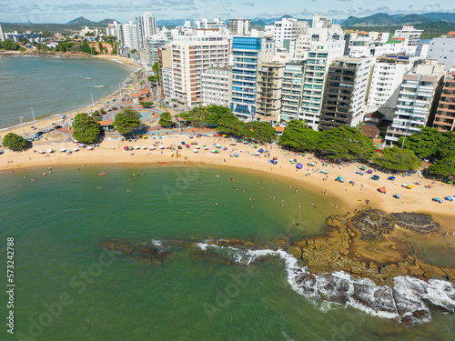 Imagem aérea das praias do centro de Guarapari, Praia da Areia Preta, Praia das Castanheiras e Praia dos Namorados. Manhã ensolarada de carnaval no Espírito Santo, Brasil. photo