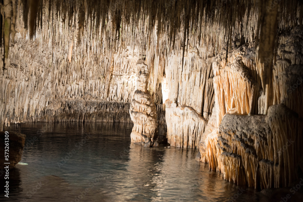 Majorca is undoubtedly one of the most attractive places in the world for lovers of caving - the science of studying caves. Majorca is undoubtedly one of the most attractive places in the world for lovers of caving - the science of studying caves.