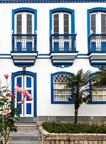 Fachada de prédio no centro histórico. Cidade de Serro, MG. photo