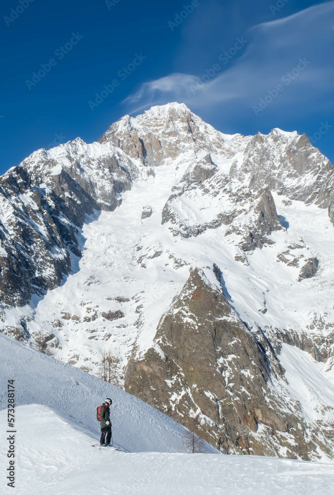 Lonely skier in front of the peak of Mont Blanc (Monte Bianco).