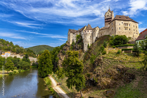 Obraz na plátne Czech republic, old castle Loket on the highlands of the river Eger near Karlovy