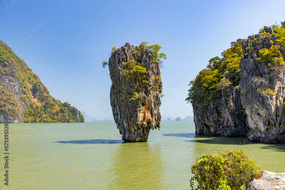 Fototapeta premium Koh Tapoo (James Bond island), a famous destination of tourist in Ao Phang Nga National Park, Phang Nga, Thailand