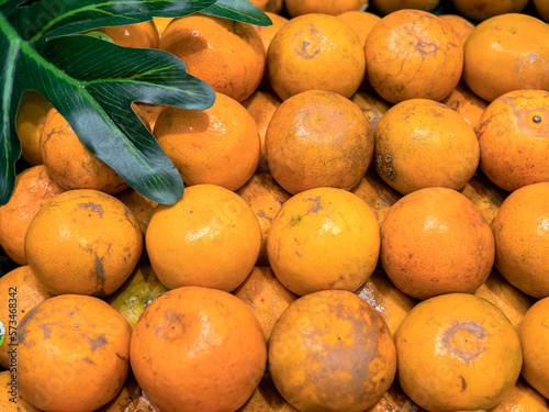 Sai Nam Phueng oranges are available in the market. photo