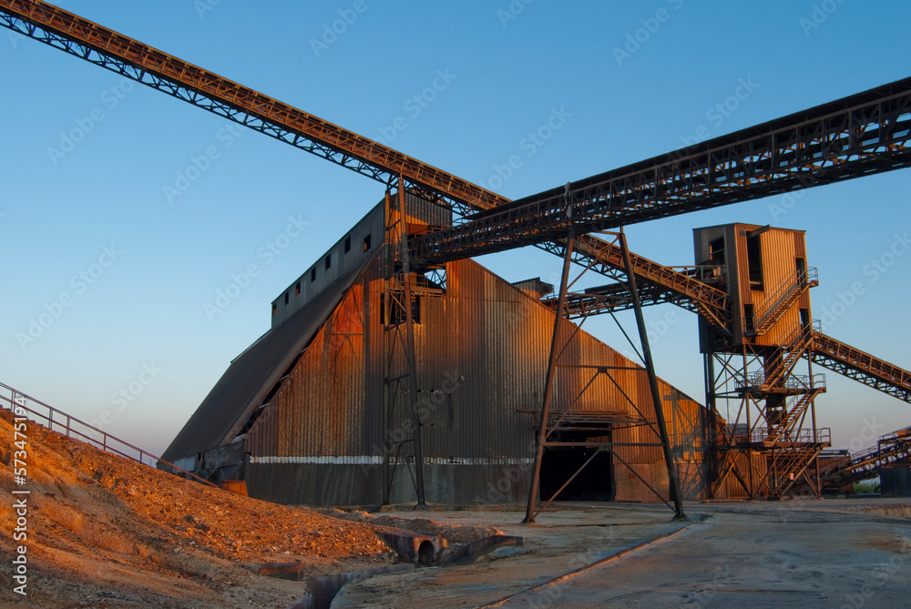 pyrite ore silo with conveyors