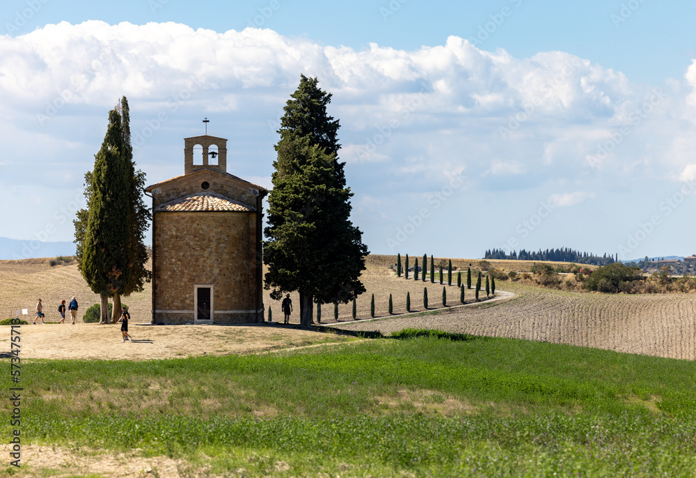 Fototapeta premium Capella Di Vitaleta in countryside between San Quirico and Pienza in Val d Orcia Tuscany. Italy