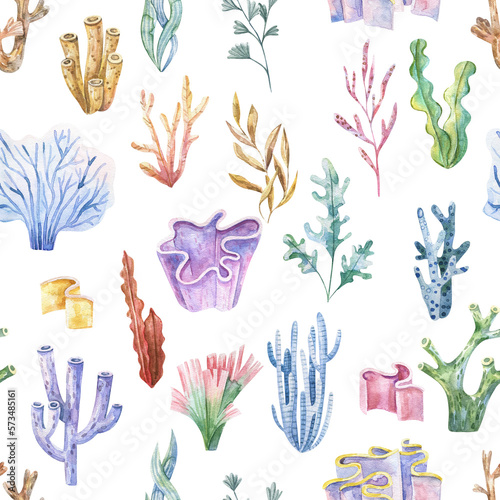 Seamless pattern with sea creatures. Endless underwater life background. Fish, jellyfish, shark, flora, sea shell, corals, starfish. Ocean wallpaper, textile, wall art, fabric print. Summer vacation. 