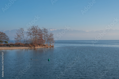 la plage d'Allaman au bord du lac Léman