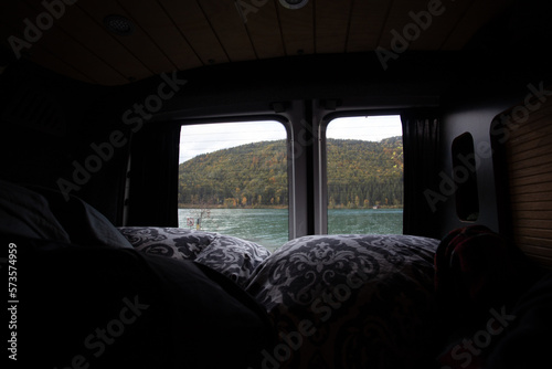Camping im Bus am See © Rainer