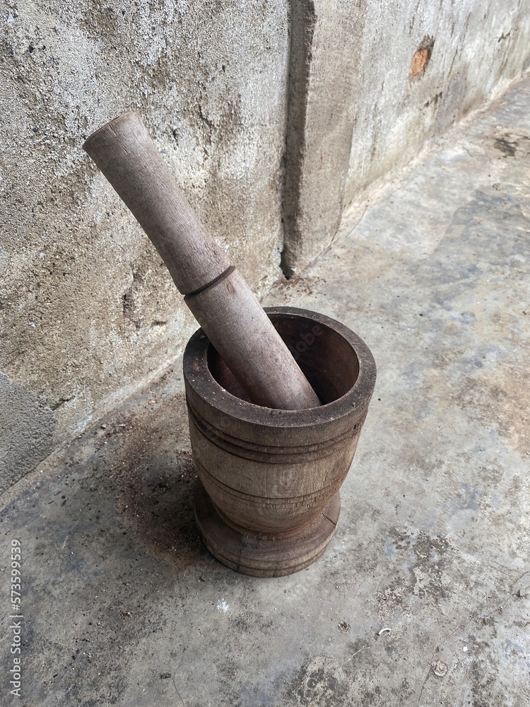 Traditional Spice Grinding Tool Traditional Spice Grinding Tool