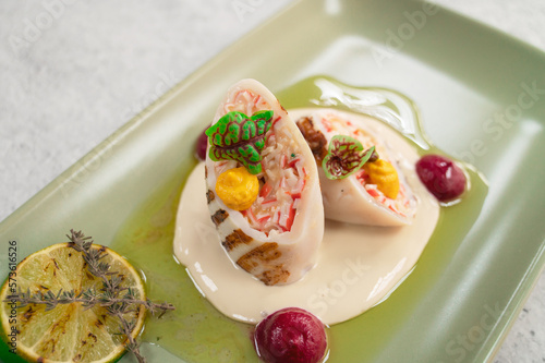 Squid stuffed with crab mea...