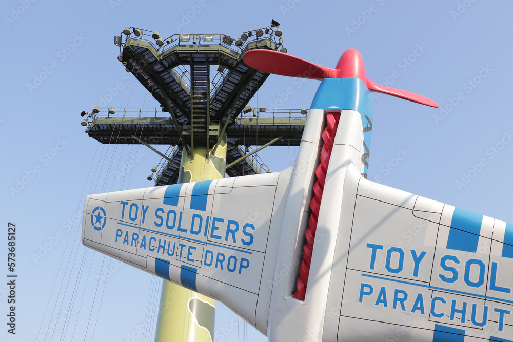 Naklejka premium Parc à thème Disneyland Paris et Walt Disney Studios