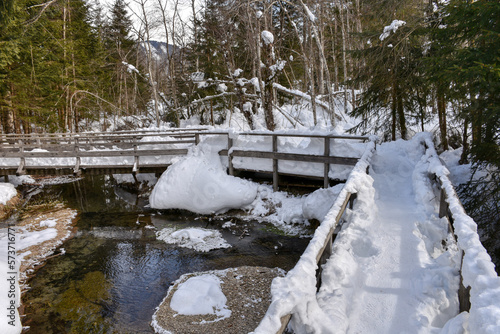 Bodental, Holzsteig, Geländer, Holzgeländer, Brett, Bretter, gesichert, Latten, zugeschneit, eingeschneit,  Meerauge Bodental, Kärnten, Natur, natürlich, Ferlach, Steig, Winter, Spur, Fußspuren, ausge photo