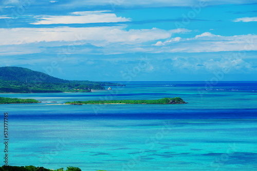 沖縄県小浜島西大岳から見た西表島方面の景色